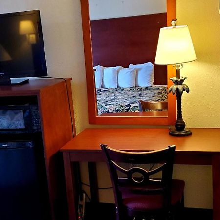Conway Express Inn Room photo