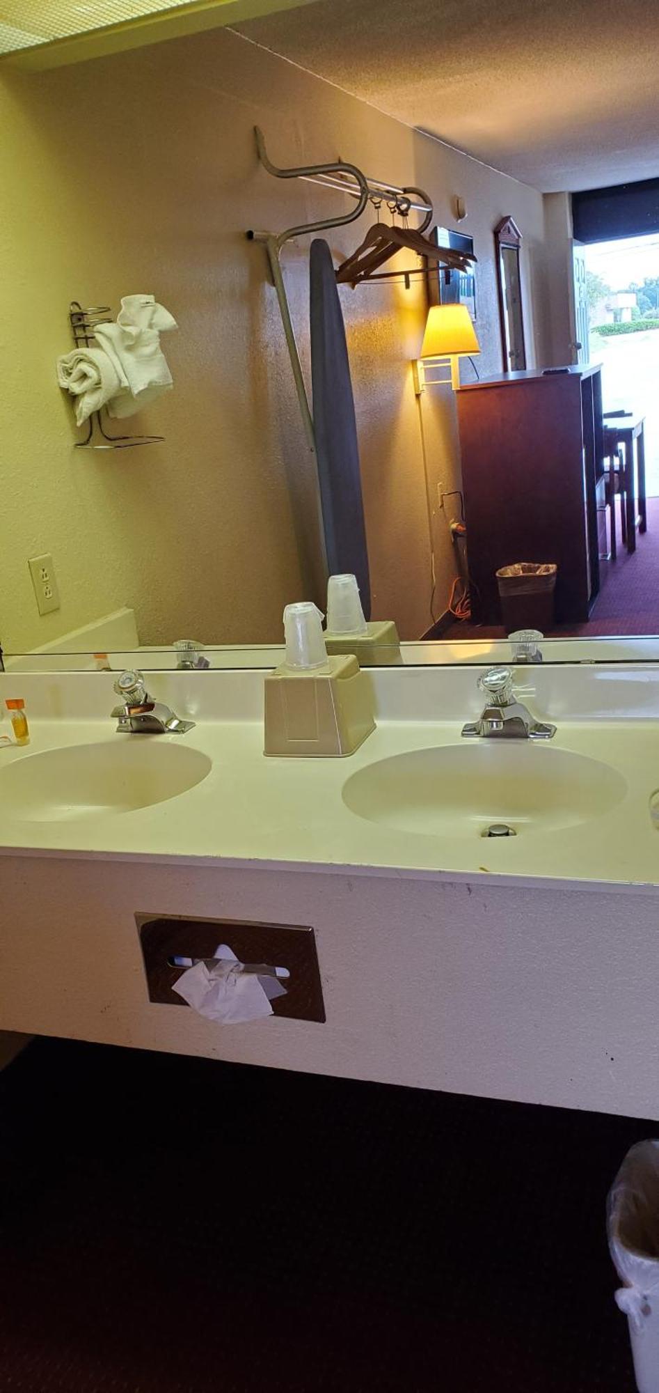 Conway Express Inn Room photo